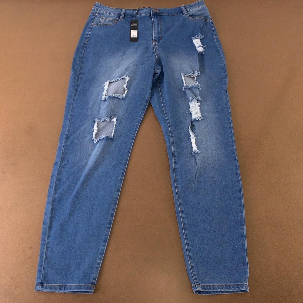 Fashion Nova Women's 3X Medium Wash Stretch Catty Distressed Skinny Jeans NWT